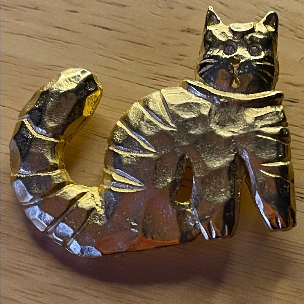 Vintage Ultra Craft Cat Brooch Gold Tone Textured Kitty Pin Cool Girl Chic Charm